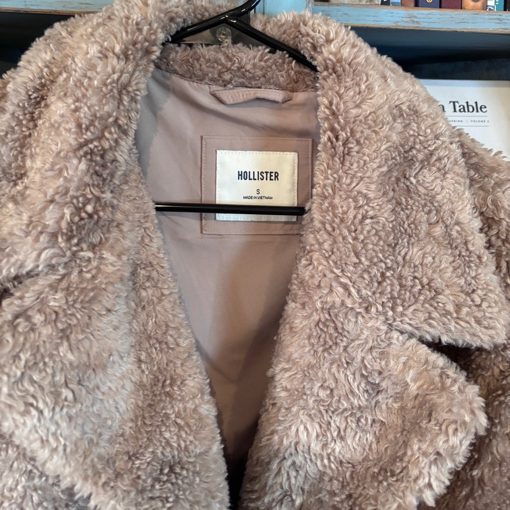 Hollister size small jacket - Picture 4 of 12